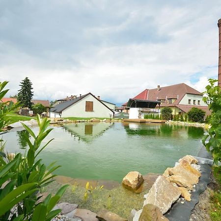 Pivovarsky Dvur Lipan Tyn nad Vltavou Exterior photo