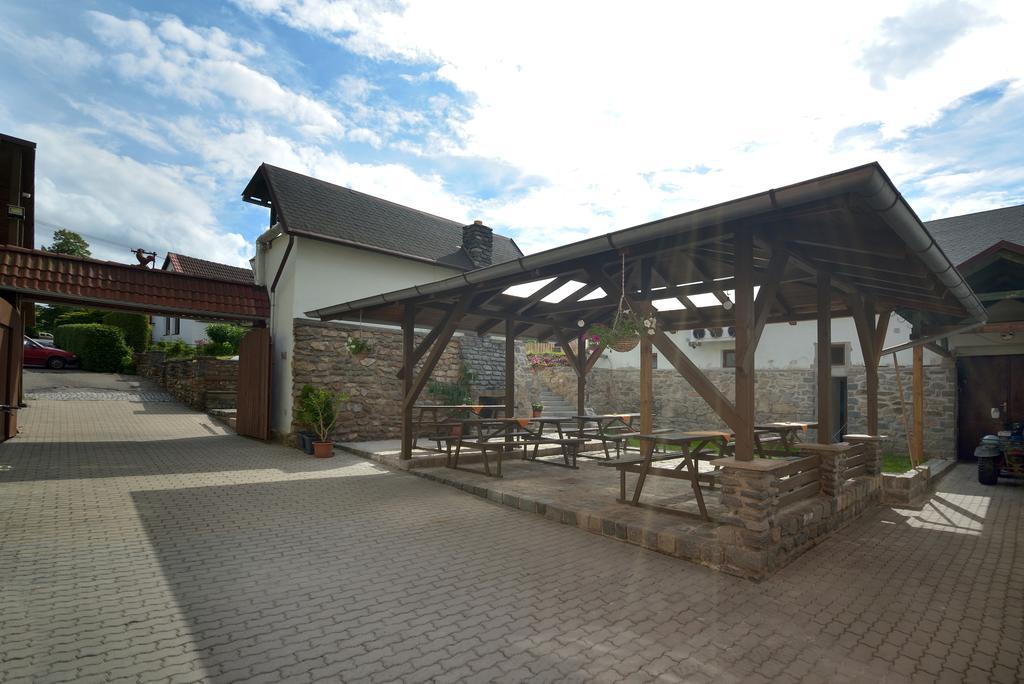 Pivovarsky Dvur Lipan Tyn nad Vltavou Exterior photo